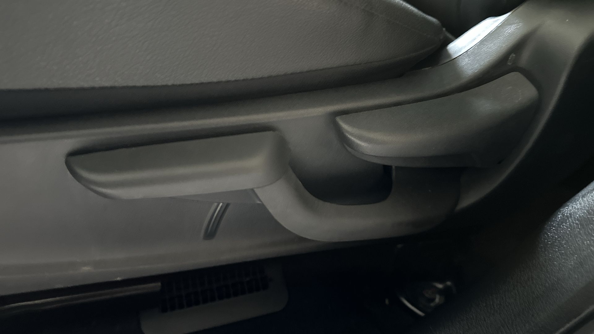 2023 Nissan KICKS 5 PTS E-POWER PLATINUM ELECTA PIEL ADAS RA-17